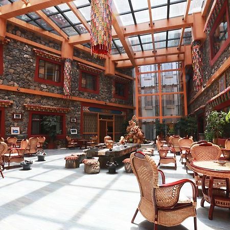 Balagezong Tibetan Ecological Hotel Shangri-La Exterior photo