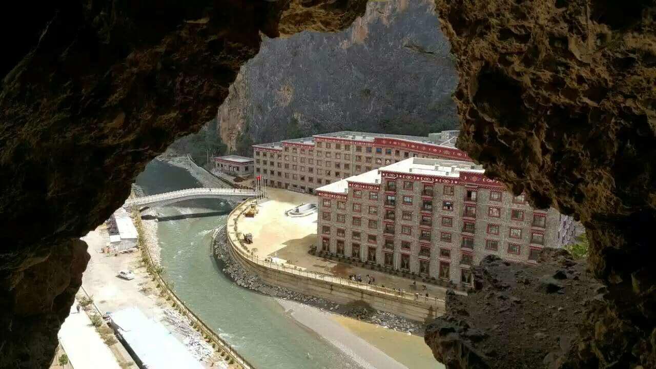 Balagezong Tibetan Ecological Hotel Shangri-La Exterior photo