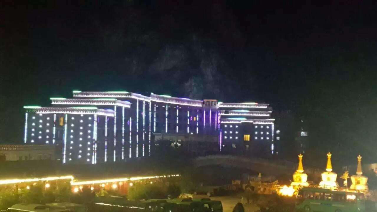 Balagezong Tibetan Ecological Hotel Shangri-La Exterior photo